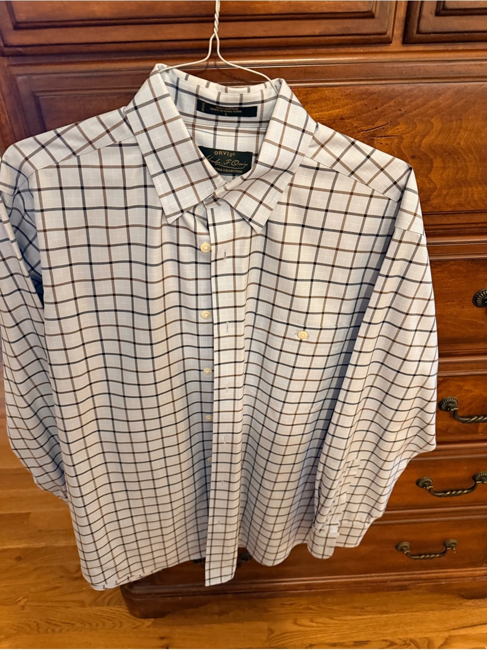 Orvis Long Sleeve Shirt. Hidden button down collar.